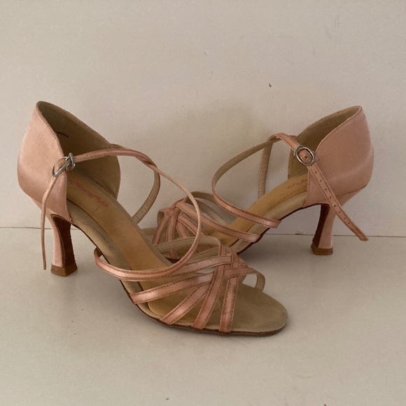 Capezio Rosa Camel Satin Ballroom Shoes/Size 8 1/2 M/EXCELLENT CONDITION! - Picture 1 of 6